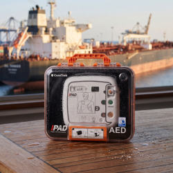 ДЕФИБРИЛАТОР ЗА ПЛАВАТЕЛНИ СЪДОВЕ iPAD CU-SP1 — МОРСКИ ПАКЕТ С КУФАР IP66